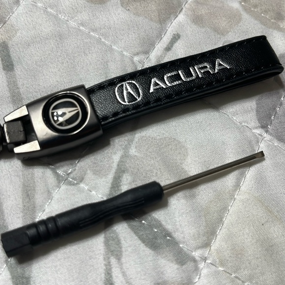 New Acura key ring and mini screwdriver - Picture 2 of 5